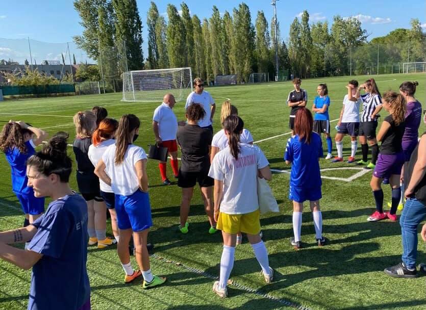 Un allenamento delle ragazze del Montespertoli
