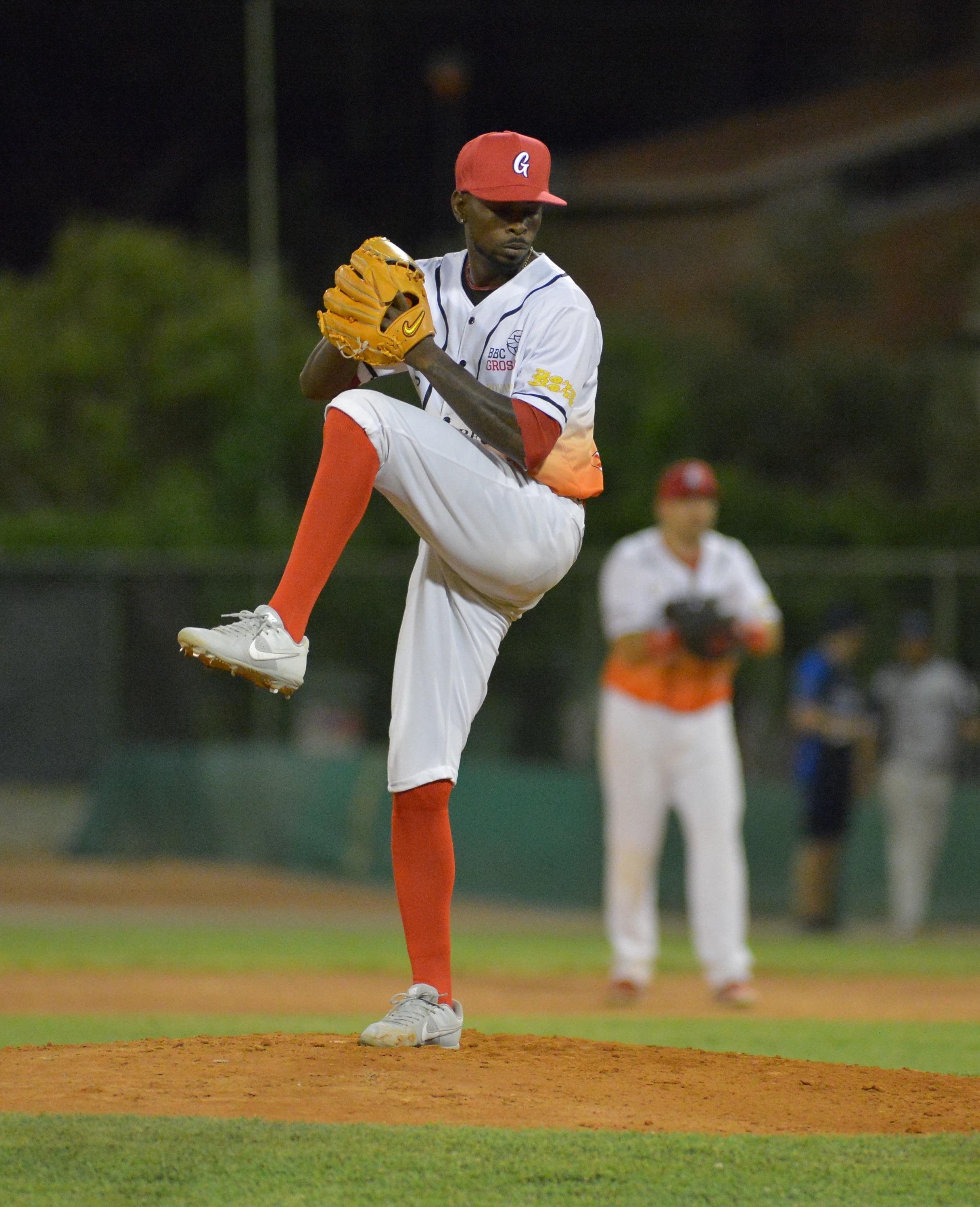 Il lanciatore cubano Jonathan Carbo