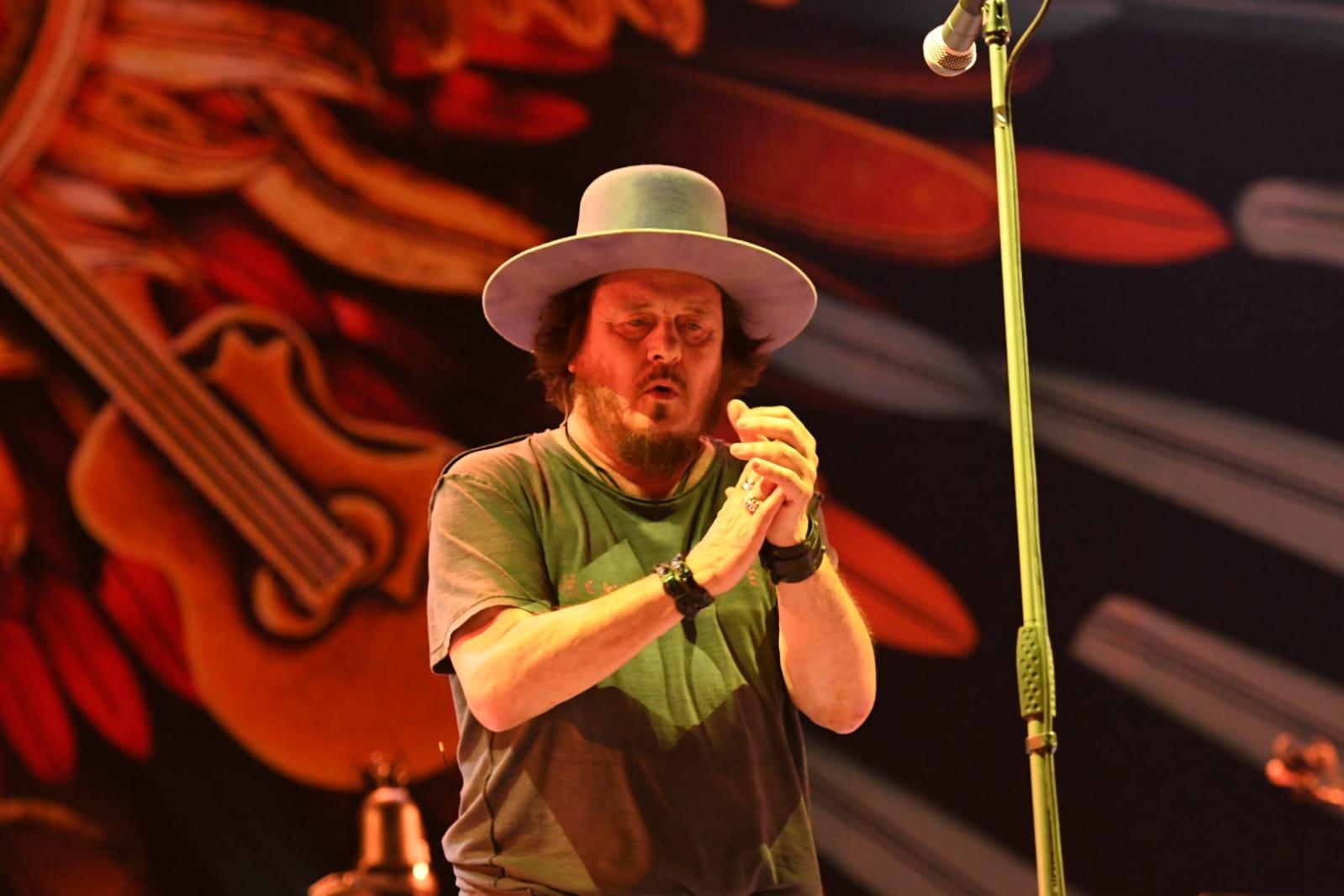 Zucchero al concerto l’appello per la strage di Viareggio: «Ora servono verità e giustizia» 