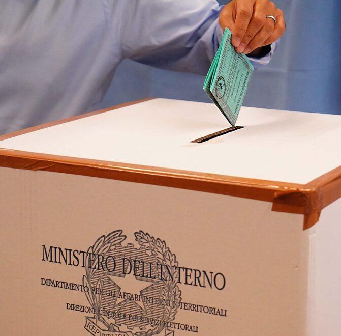 Elezioni, calano i posti... La mappa dei collegi: Modena con Bologna In città e a Carpi sarà sfida all’ultimo voto 