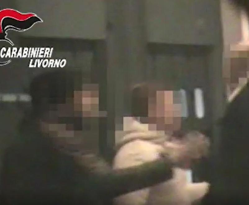 Un’immagine connessa all’inchiesta legata al racket dei buttafuori, coordinata dalla procura di Livorno con le
indagini delegate ai carabinieri del nucleo investigativo di Livorno