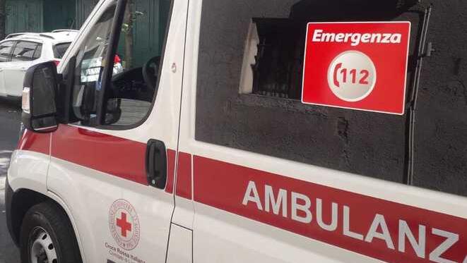 Un'ambulanza (foto d'archivio)