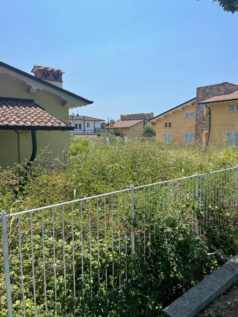 Residence degli Artisti. Quattordici villette in via Primo Maggio