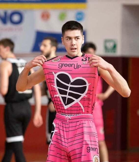 Niccolò Venturoni con la maglia del Crema (foto Danilo Scaccabarossi)