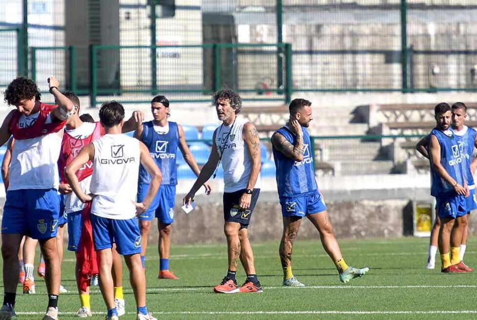 Mister Alessandro Dal Canto allo stadio Dei Marmi