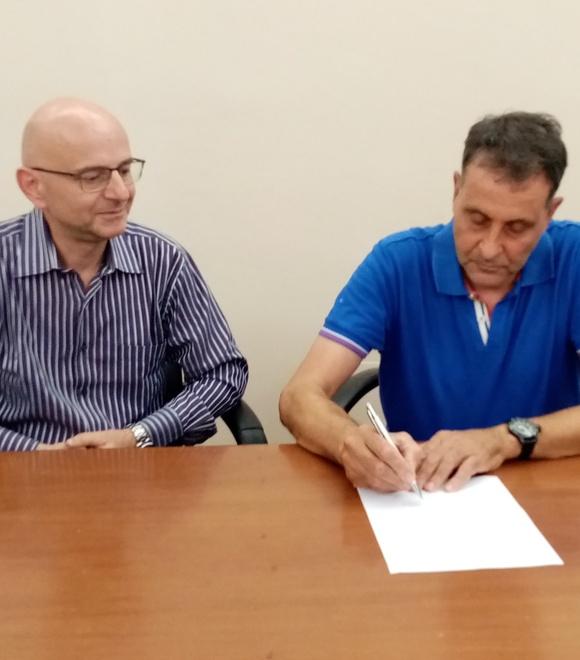 Il presidente della Provincia Luca Marmo e il sindaco di Pescia Oreste Giurlani al momento della firma del protocollo d’intesa