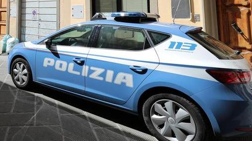 Controlli della polizia in piazza Garibaldi, sequestrata cocaina e hashish