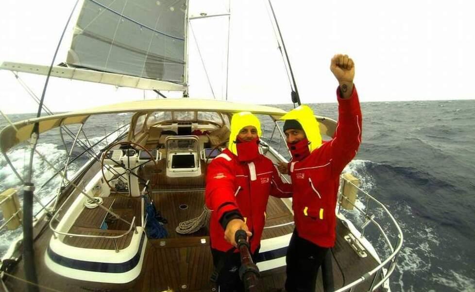 Getta un messaggio in bottiglia nell’Atlantico e sei anni dopo arriva la risposta