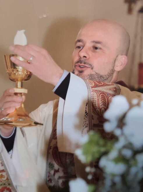 Don Luca Collu, parroco di San Pantaleo a Sorso