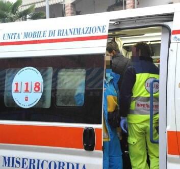 Cade con lo scooter: grave un 48enne