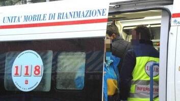 Cade con lo scooter: grave un 48enne