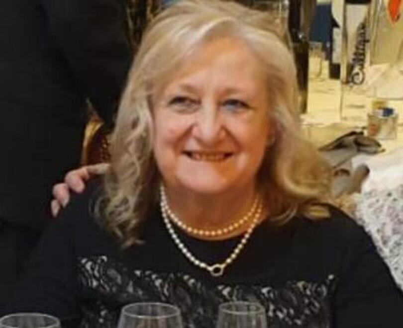 Grosseto, addio alla prof d’inglese uccisa da un malore in casa