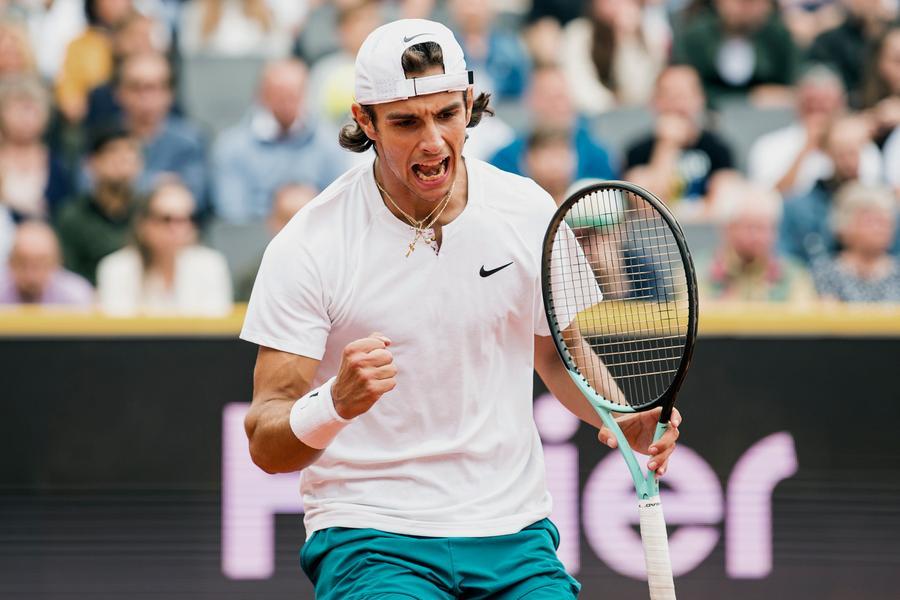 Tennis, impresa di Lorenzo Musetti: il toscano vince il suo primo torneo Atp