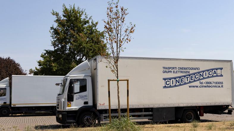 Modena Parco Ferrari, parcheggio chiuso Si preparano le riprese del film su Ferrari