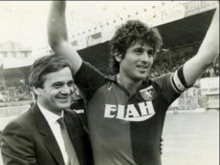 Claudio Onofri in maglia del Genoa con Gigi Simoni
