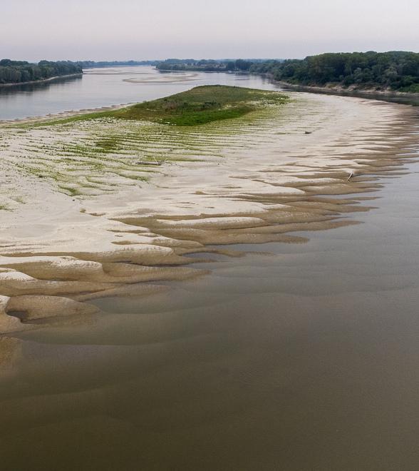 Con il naso all’insù si aspettano le prime piogge contro la grande sete