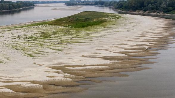 Con il naso all’insù si aspettano le prime piogge contro la grande sete