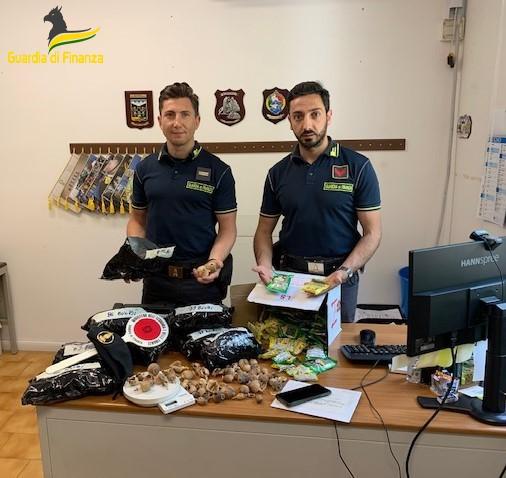 Vendeva oppiacei nel minimarket, nei guai il negoziante