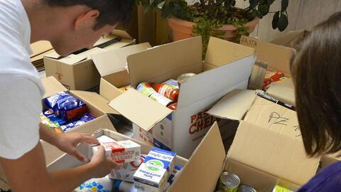Generi alimentari raccolti in una precedente raccolta