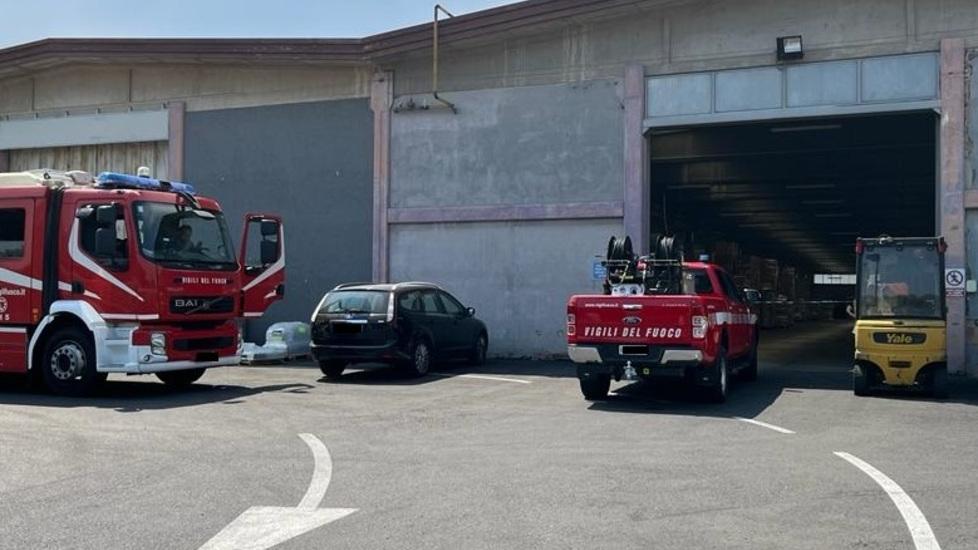 Fiorano, muletto urta pilastro: rischio crollo