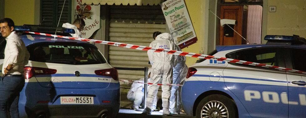 Novoli, apre la porta all'assassino: trovato in una pozza di sangue. Fermato il figlio della compagna