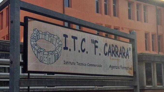 Davide e Alessio, un esame da 100 e lode all’Itc Carrara – tutti i nomi dei maturati