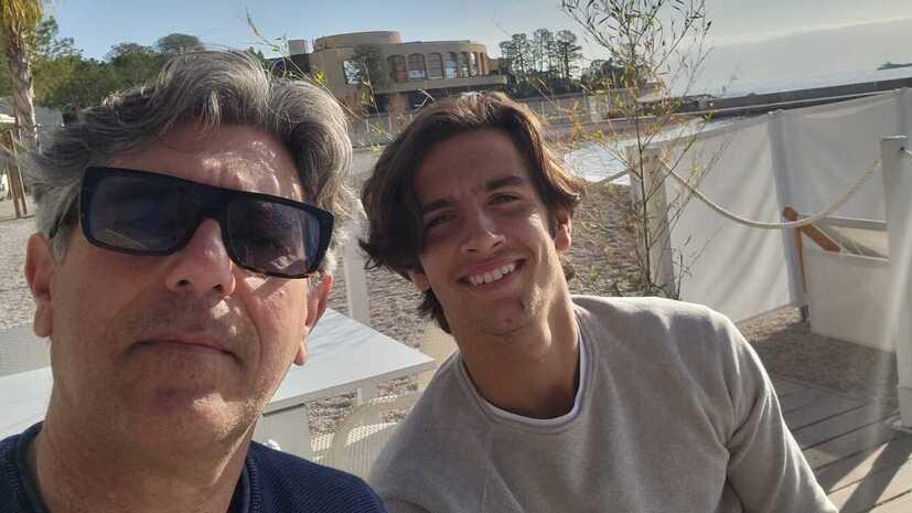 Il capolavoro di Lorenzo alla racchetta: un selfie, la chiamata e le lacrime di gioia