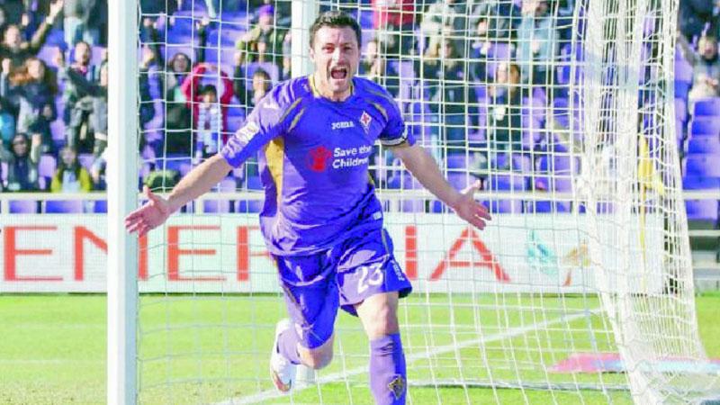 Manuel Pasqual ha giocato con la Fiorentina 356 partite in tutte le competizioni: 10 i gol segnati