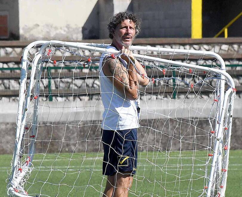 Il tecnico azzurro Alessandro Dal Canto durante l’allenamento