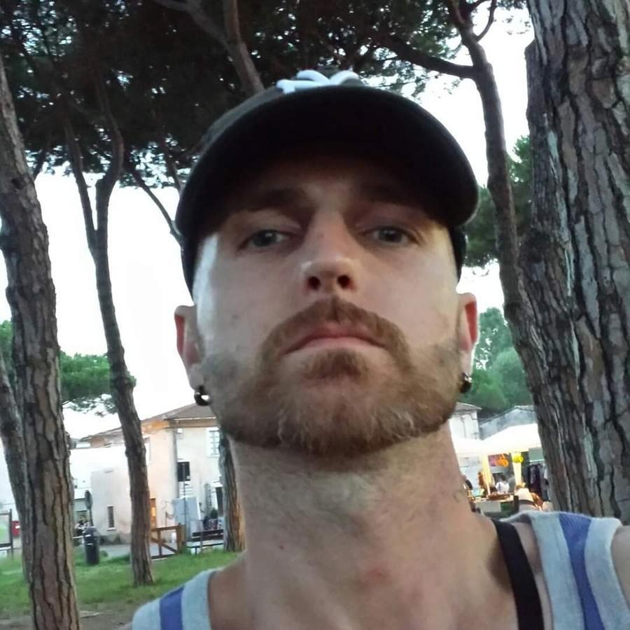 
	Moris Viano, 44 anni

