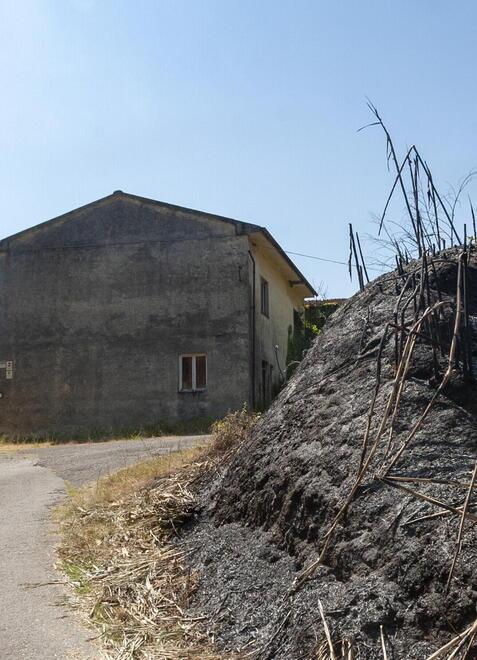 Inferno a Massarosa, sette case distrutte dalle fiamme. Ecco la mappa della devastazione 