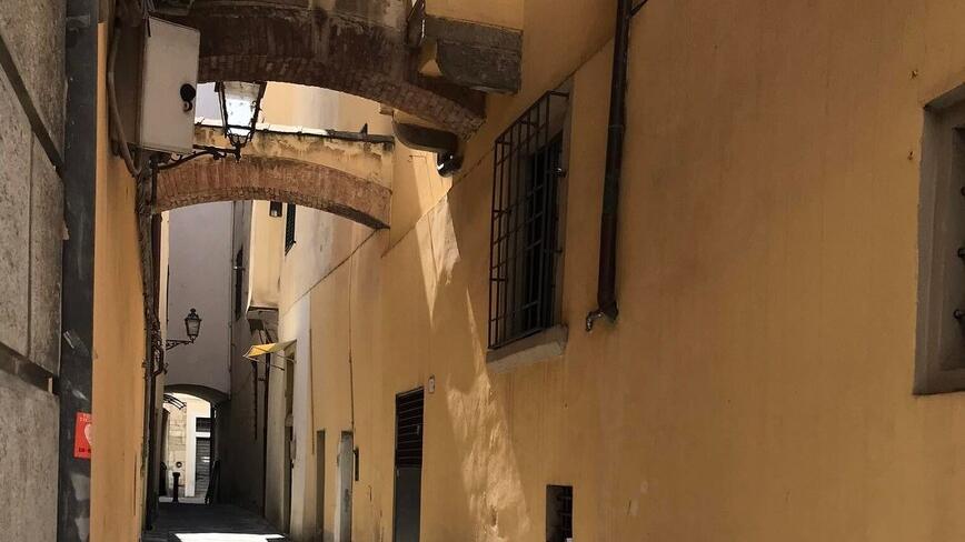 I residenti si ribellano: «Basta spaccio in centro»