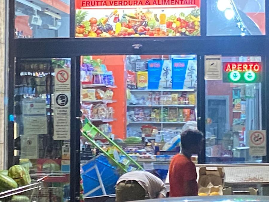 
	Un'immagine d'archivio di un mini market a Reggio Emilia

