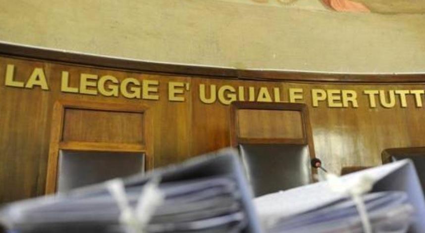 Picchiò la moglie davanti al figlio: operaio condannato a tre anni