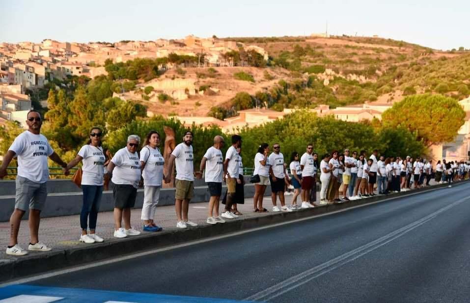 La catena umana organizzata a Sennori il giorno della processione di San Biagio