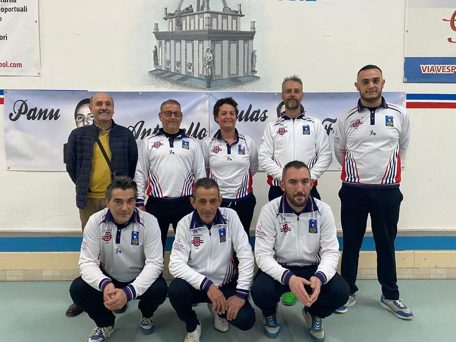 
	La formazione del Concordia Sassari: Piovanacci, Ara, Sirena, Puggioni, Piana, Ortu e Pinna con il tecnico&nbsp;Carboni

