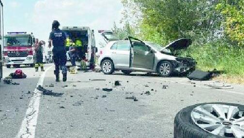 Schianto in auto: ferito 30enne: «Stavo messaggiando a mia madre»
