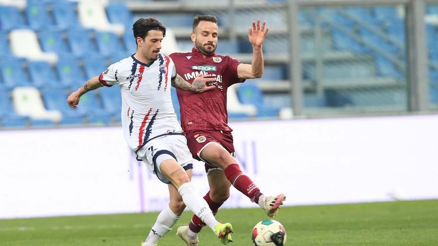 ll difensore granata Alessio Luciani è agli ordini di mister Aimo Diana per la seconda stagione consecutiva