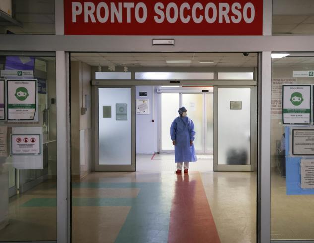 Anziana resta in barella per 36 ore all’ospedale di Cecina