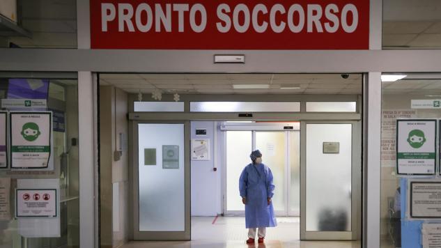 Anziana resta in barella per 36 ore all’ospedale di Cecina