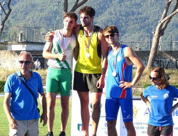 Matteo Gabricci sul podio, sotto Gabriele Gabricci e Matteo Ristori