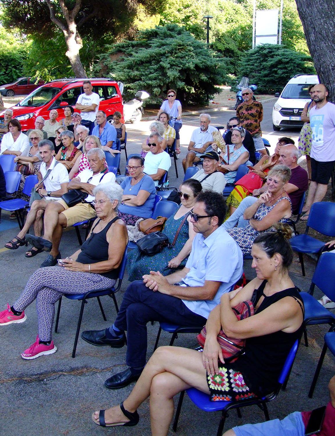 Rigassificatore, per sabato i comitati studiano una fiaccolata in piazza 