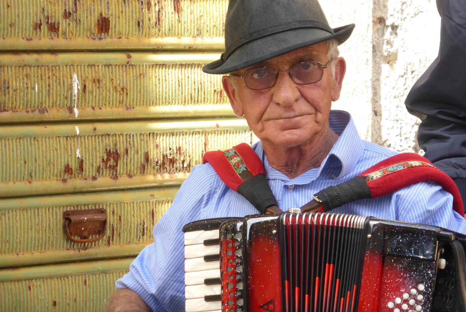 Addio a Erio Govi l’ex postino di Suvereto con la passione per la musica
