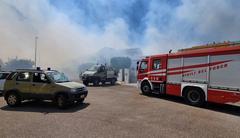 Incendio in città a Nuoro e due fronti di fuoco a Loiri Porto San Paolo