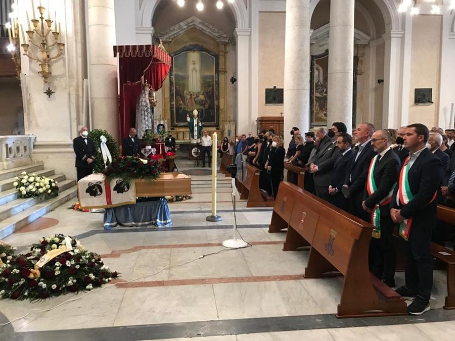 
	I funerali di Giorgio Oppi a Bonaria (foto mario rosas)

