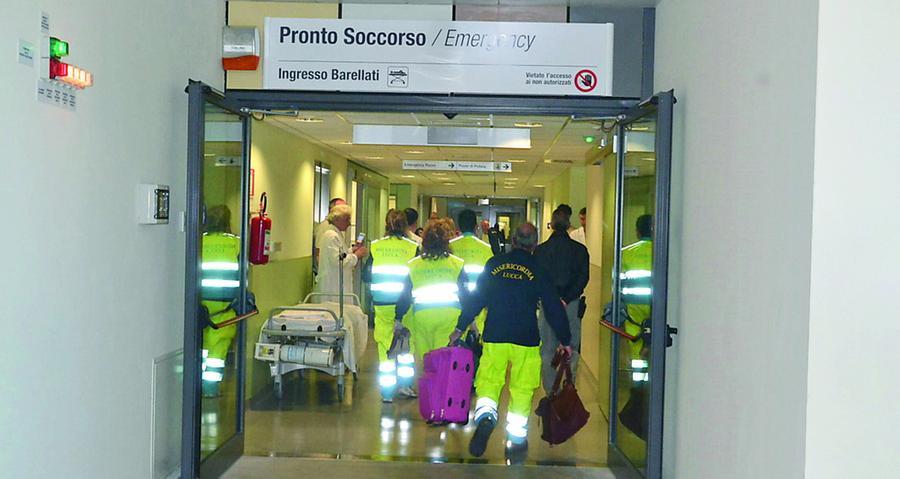 
	L'anziano &egrave; rimasto per tre giorni su una barella, poi ha firmato per andarsene e terminare il calvario in pronto soccorso (Foto di repertorio)

