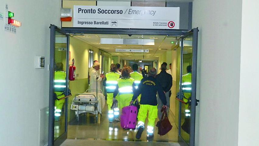 L'anziano è rimasto per tre giorni su una barella, poi ha firmato per andarsene e terminare il calvario in pronto soccorso (Foto di repertorio)