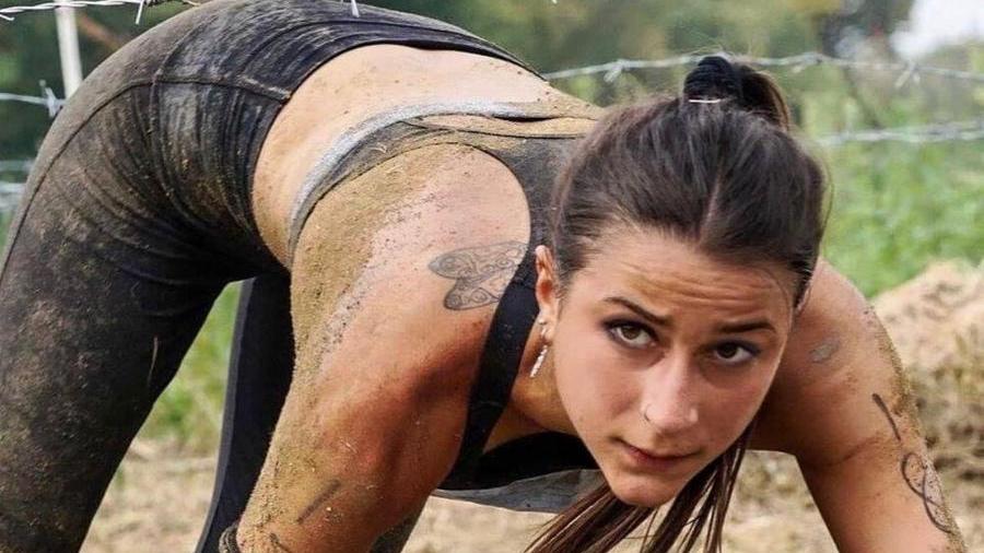Muore a 30 anni investita da un’auto mentre fa jogging: la tragedia di Sara, runner “guerriera”