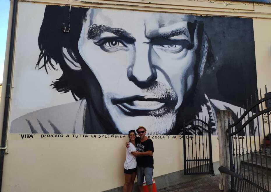 Zocca. Vasco dice “nì” al suo murale E la coppia di street artist lo ritocca 