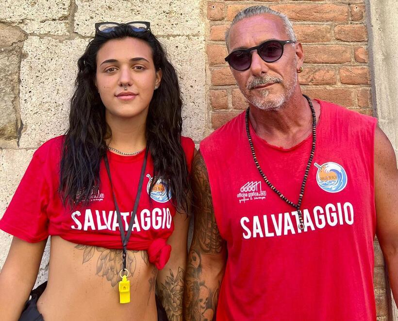 
	Mario e Giulia, 54 e 19 anni

